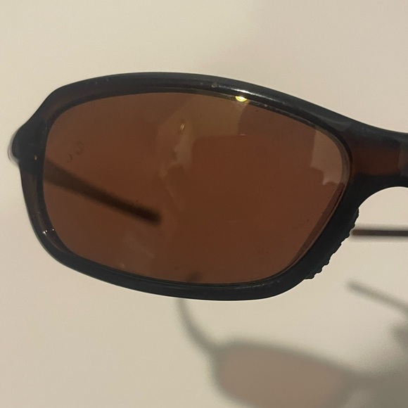 Maui Jim Sunglasses Polarized with Strap Holder - Picture 12 of 12